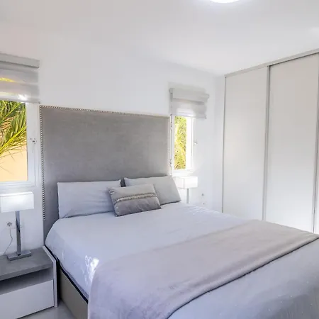 Mango La Caleta Hideaway *
