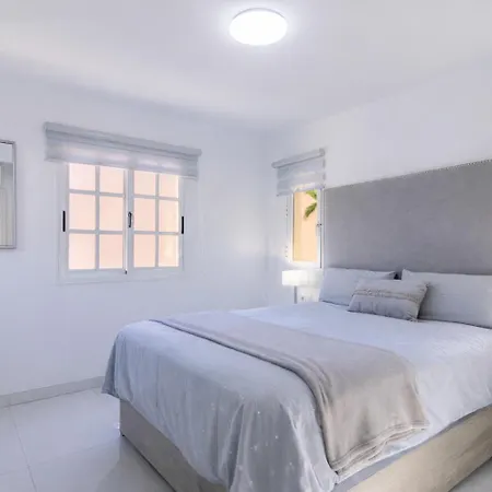 Mango La Caleta Hideaway Apartment *
