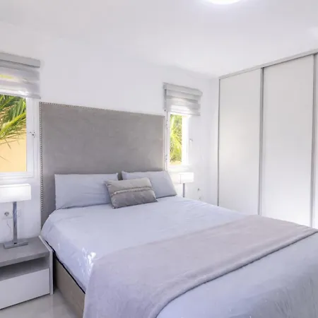 Mango La Caleta Hideaway *