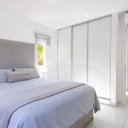 Mango La Caleta Hideaway アパート *